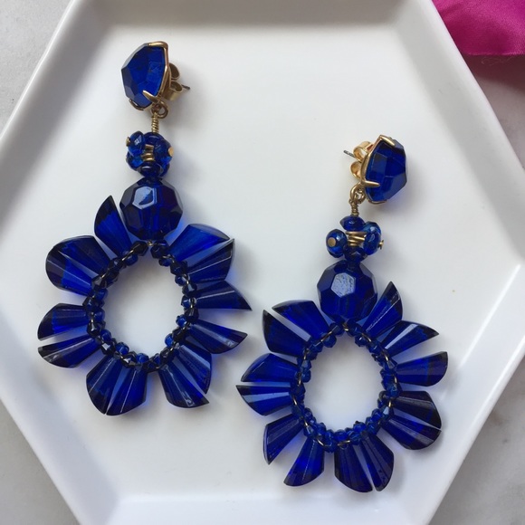 ✨PM EDITOR PICK✨ J. Crew wreath statement earrings - Picture 2 of 5